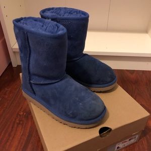 Little girls Uggs Sz1
